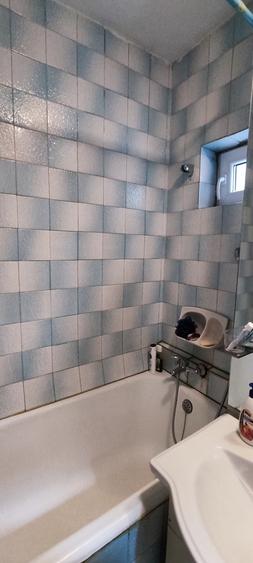 Apartament cu 3 camere decomandat în Tineretului