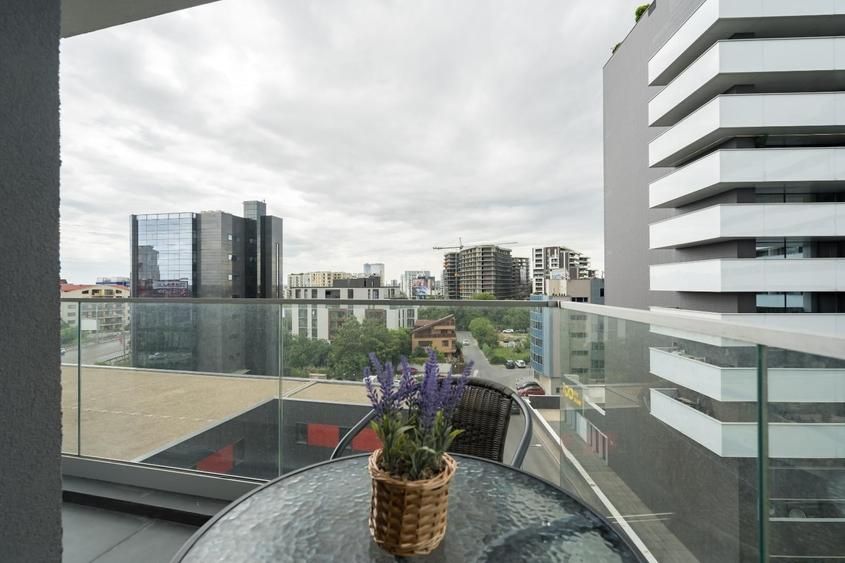 Apartament cu 2 camere decomandat, mobilat în Băneasa