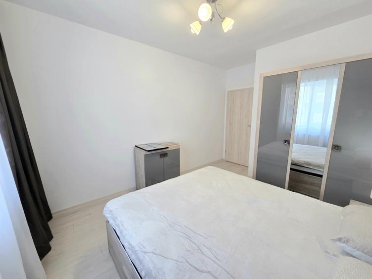 Apartament cu 2 camere decomandat în Uverturii