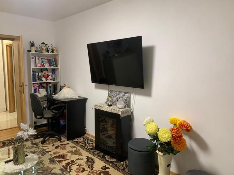 Apartament cu 2 camere decomandat, mobilat în Exterior Est