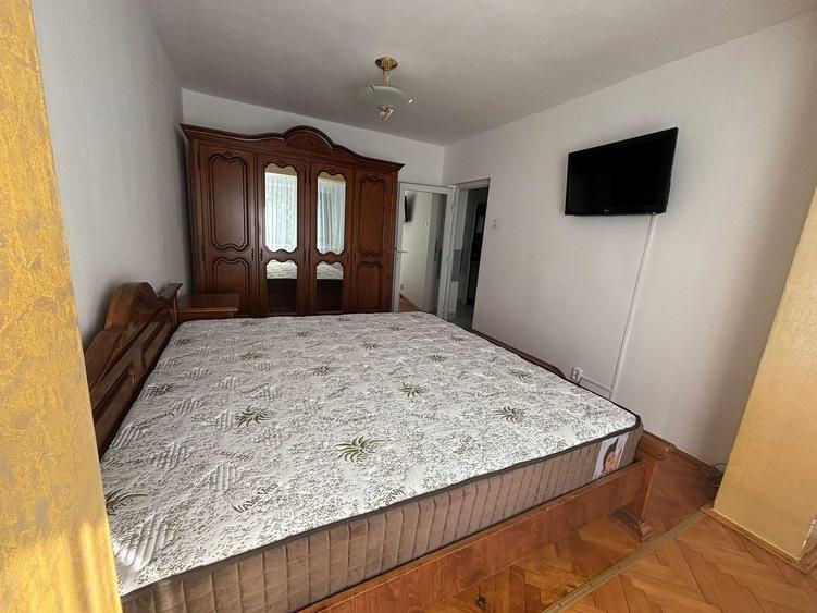 Apartament cu 3 camere decomandat în Sânmartin