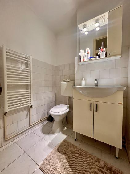 Apartament cu 3 camere decomandat, mobilat în Girocului