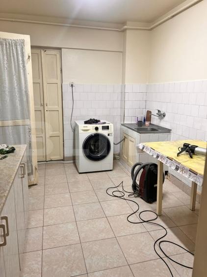 Apartament cu 4 camere decomandat, mobilat în Hunedoara