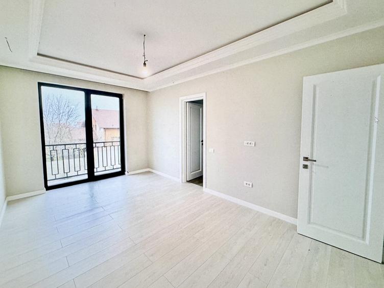Duplex cu 5 camere cu Canalizare în Urseni