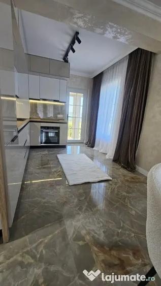 Casă cu 4 camere cu Teren 300 Mp în Central