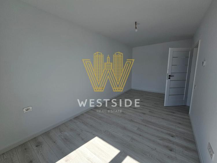 Apartament cu 3 camere semidecomandat în Aradului