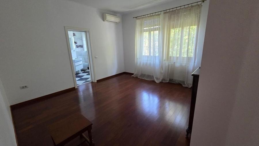 Apartament cu 4 camere decomandat, mobilat în Dorobanți