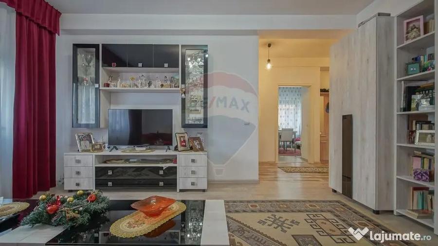 Apartament cu 3 camere decomandat în Sânpetru