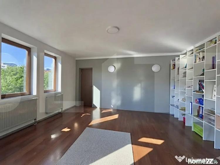 Casă cu 5 camere cu Teren 987 Mp în Torontalului