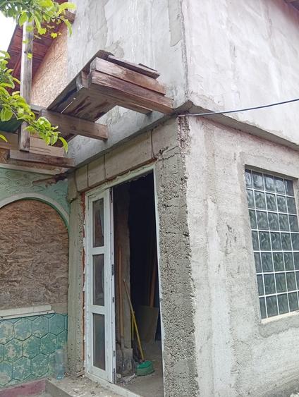 Casă cu 4 camere în Budișteni