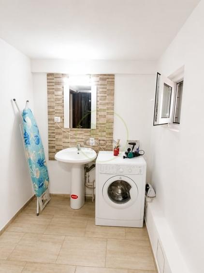 Apartament cu 3 camere semidecomandat, mobilat în Trei Stejari
