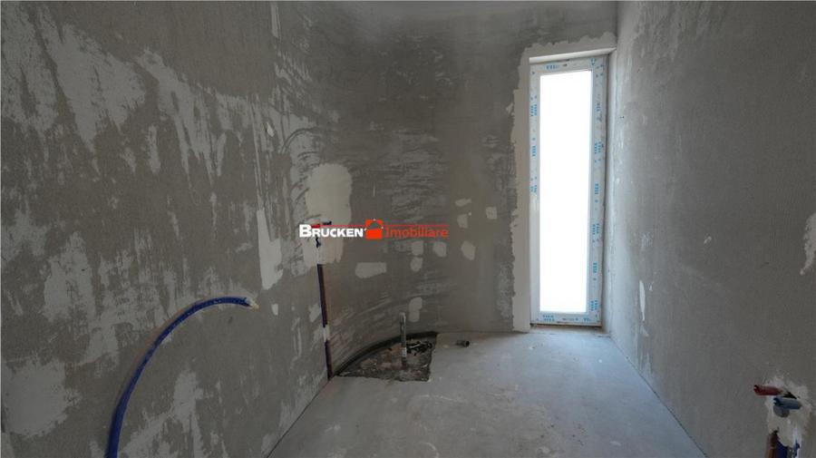 Casă cu 4 camere cu Teren 570 Mp în Central