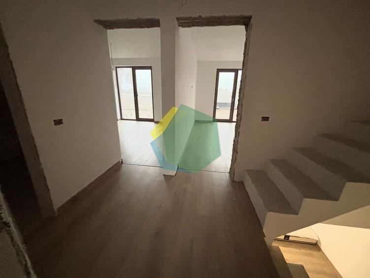 Duplex cu 5 camere cu Garaj în Jilava