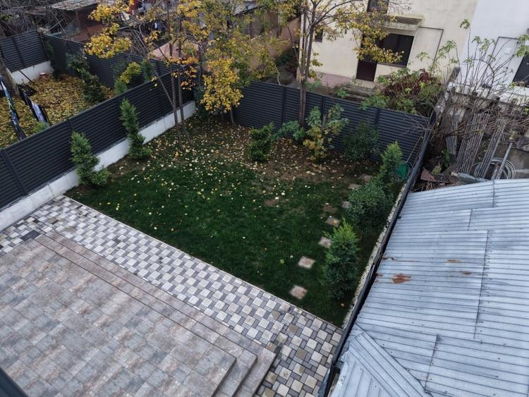 Casă individuală cu 4 camere cu Canalizare în Voluntari