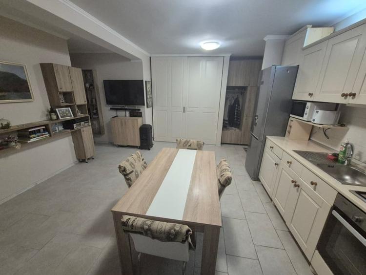 Apartament cu 2 camere decomandat în Florești