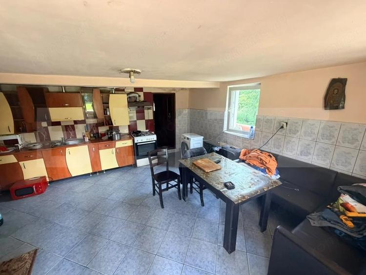 Casă cu 6 camere cu Teren 2000 Mp în Predeluț