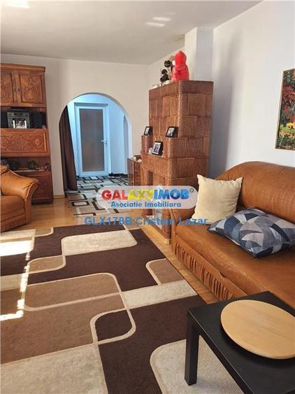 Casă cu 5 camere cu Teren 3190 Mp în Răcari