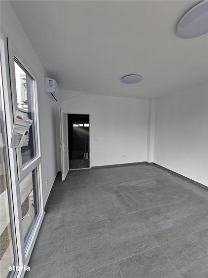 Spațiu comercial, de 600 mp, în Ștefăneștii de Jos