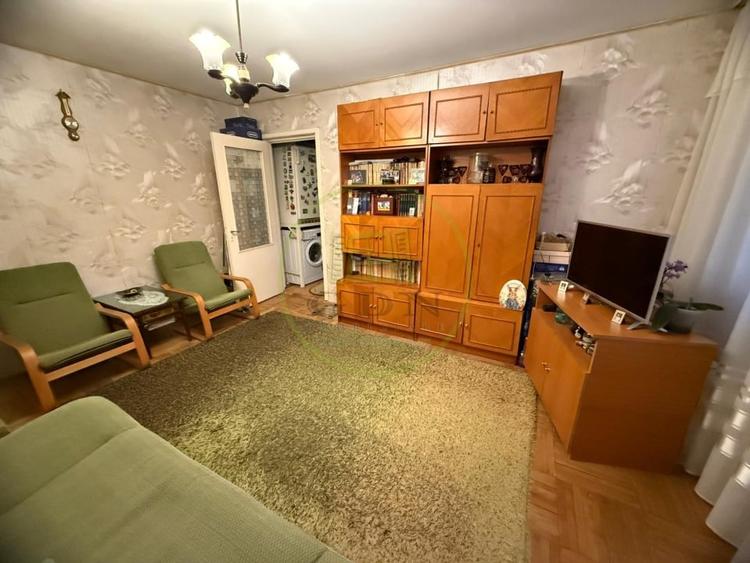 Apartament cu 2 camere semidecomandat, mobilat în Craiovița Nouă
