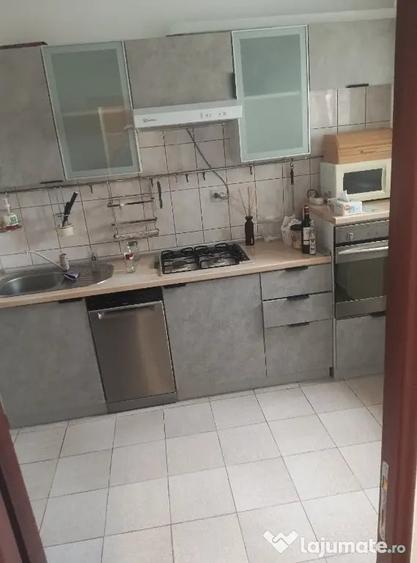 Apartament cu 3 camere decomandat în Pantelimon