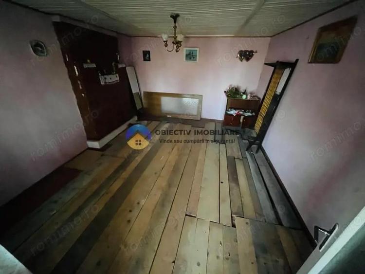 Casă cu 2 camere cu Teren 2040 Mp în Unghi