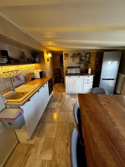 Apartament cu 5 camere decomandat, mobilat în Capitol