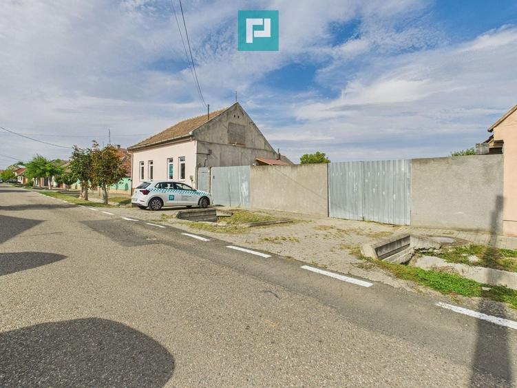 Casă individuală cu 3 camere cu Canalizare în Central