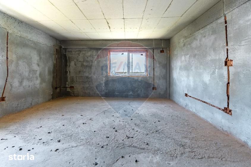Spațiu comercial, de 1,340 mp, în Central