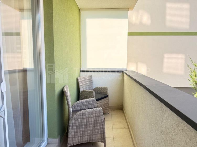Apartament cu 3 camere semidecomandat în Tractorul