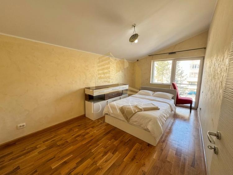 Casă individuală cu 7 camere cu Canalizare în Zorilor