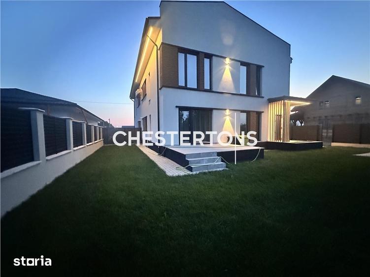 Casă cu 5 camere cu Teren 300 Mp în Domnești