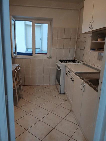 Apartament cu 2 camere decomandat în Galata
