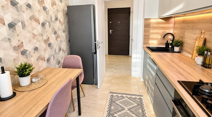 Apartament cu 2 camere decomandat, mobilat în Ștefăneștii de Jos