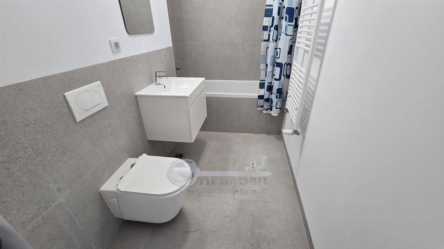 Apartament cu 2 camere decomandat în Baza 3