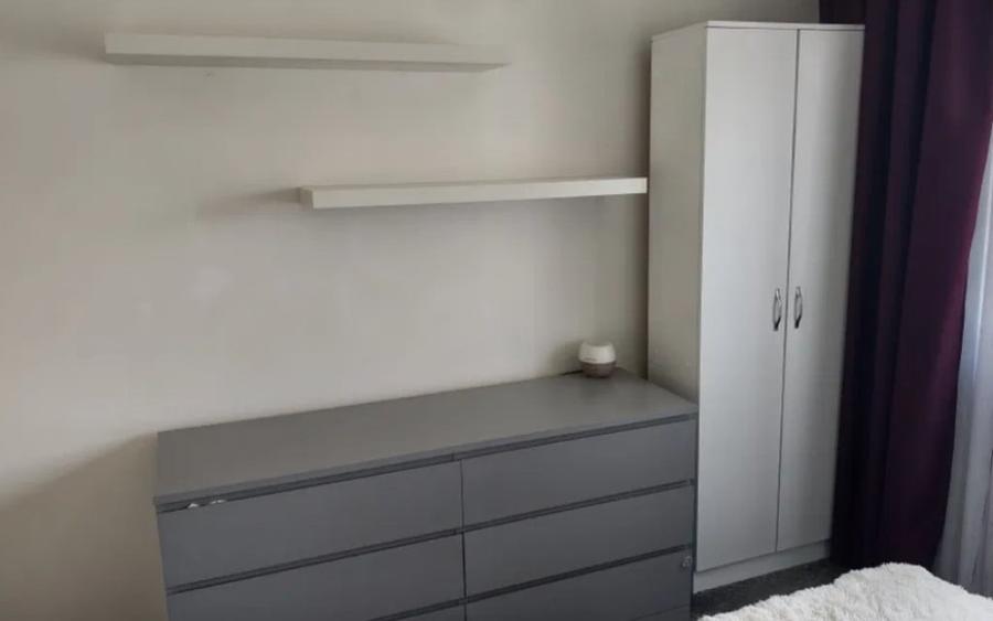 Apartament cu 2 camere decomandat în Tractorul