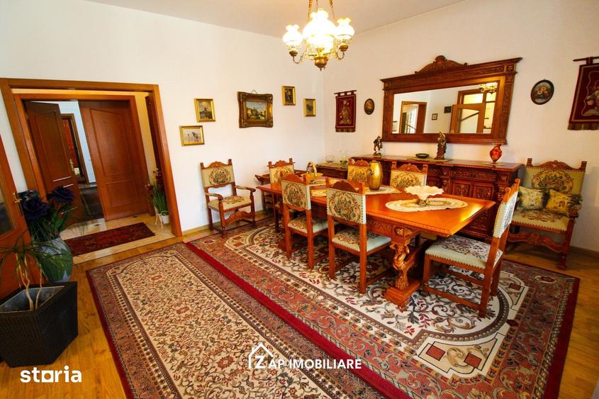 Casă cu 7 camere cu Teren 1259 Mp în Unirii