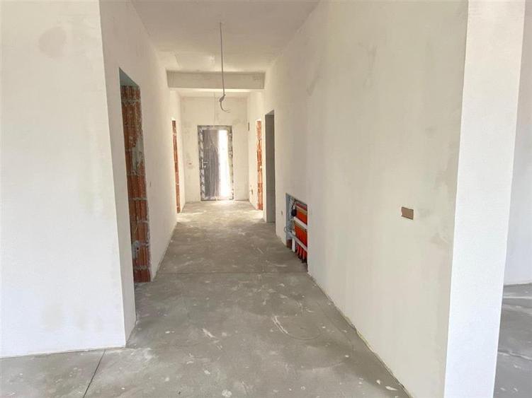 Casă cu 4 camere cu Teren 520 Mp în Breazu