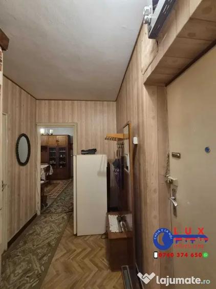 Apartament cu 3 camere semidecomandat în Ultracentral