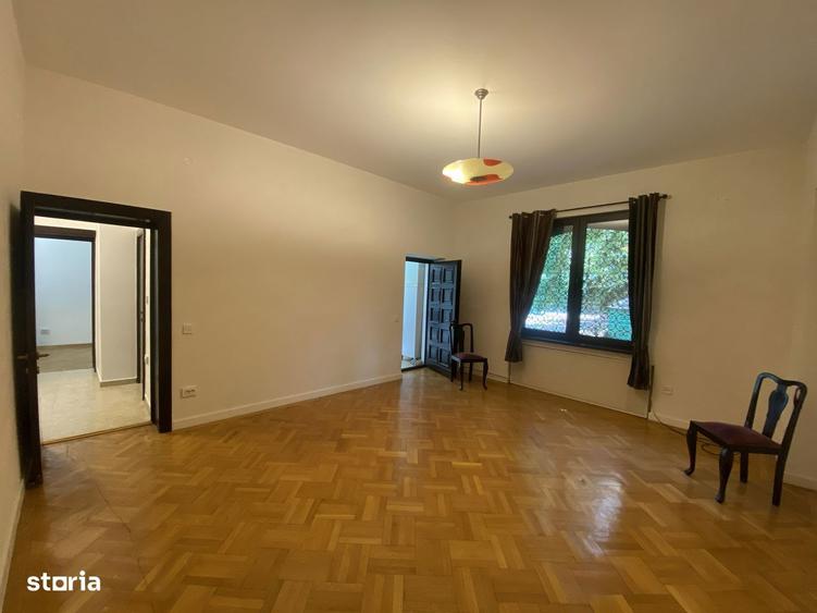 Apartament cu 2 camere decomandat în Cișmigiu