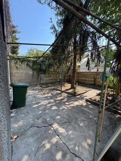 Casă cu Teren 300 Mp în Central