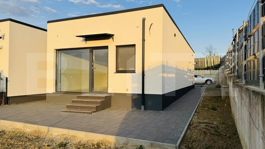 Duplex cu 3 camere cu Canalizare în Viișoara