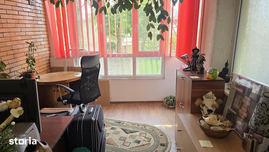 Apartament cu 4 camere în Decebal