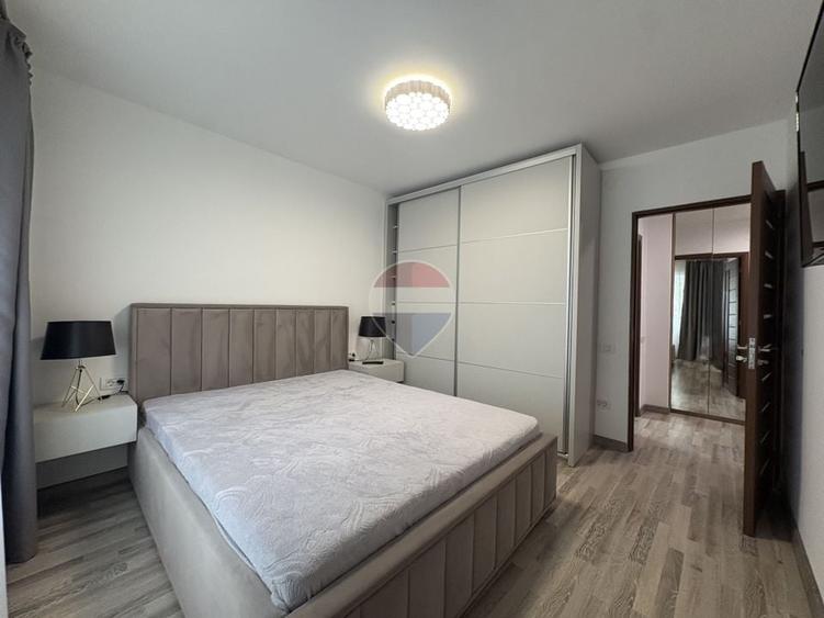 Apartament cu 2 camere decomandat, mobilat în Central