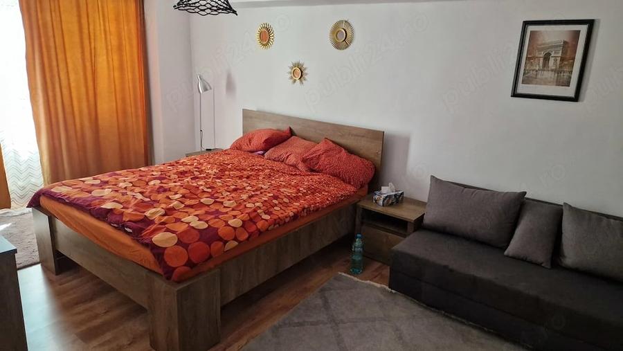 Apartament cu 4 camere decomandat în Central