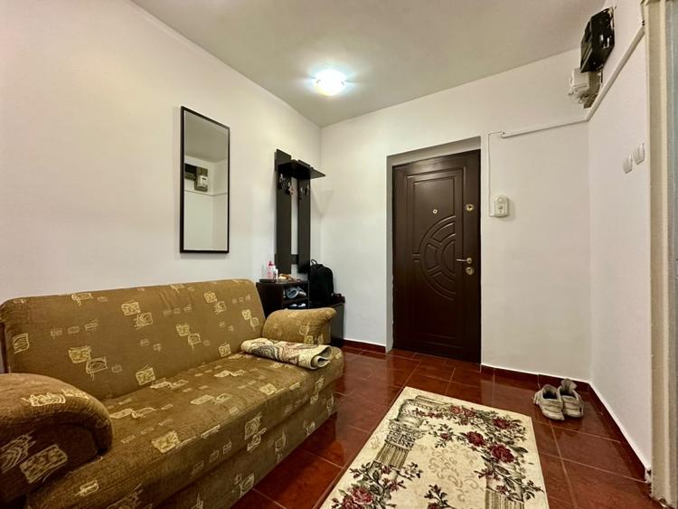 Apartament cu 2 camere semidecomandat, mobilat în Gorjului