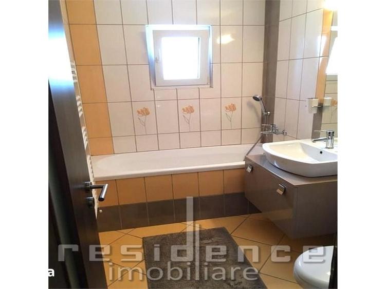 Apartament cu 3 camere decomandat, mobilat în Între Lacuri