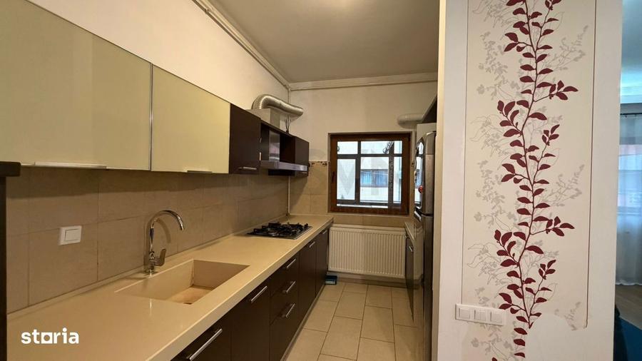 Apartament cu 3 camere semidecomandat în Central