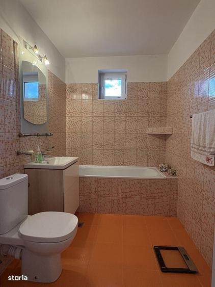 Apartament cu 4 camere în Stana