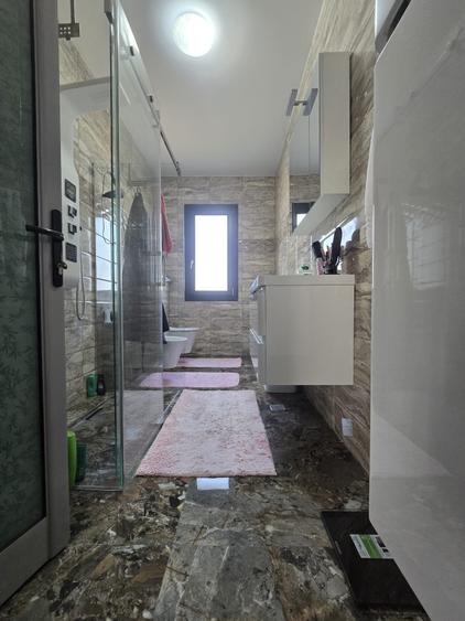 Casă individuală cu 5 camere cu Canalizare în Vădeni