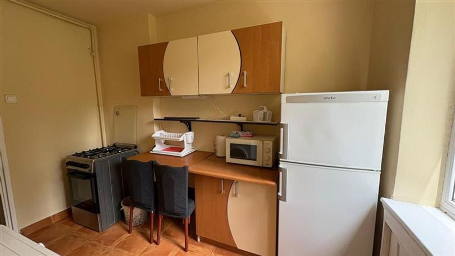 Apartament cu 2 camere nedecomandat în Centrul Civic
